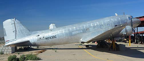 Douglas DC-3C N243DC